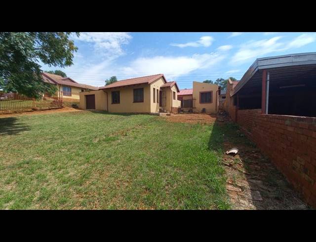 5 BEDROOM HOUSE FOR SALE IN DANVILLE